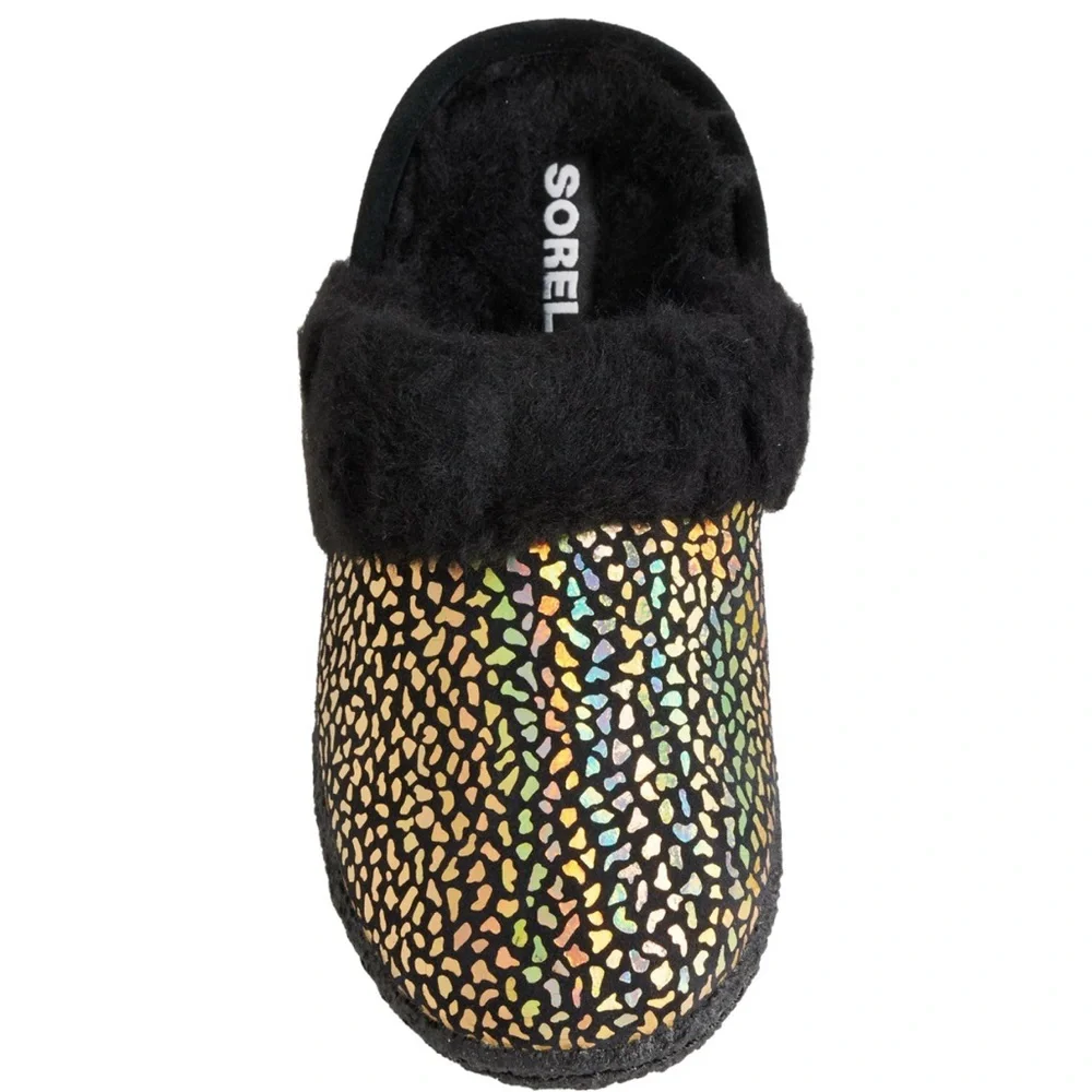 SOREL Youth Nakiska Slide II in Black and gold